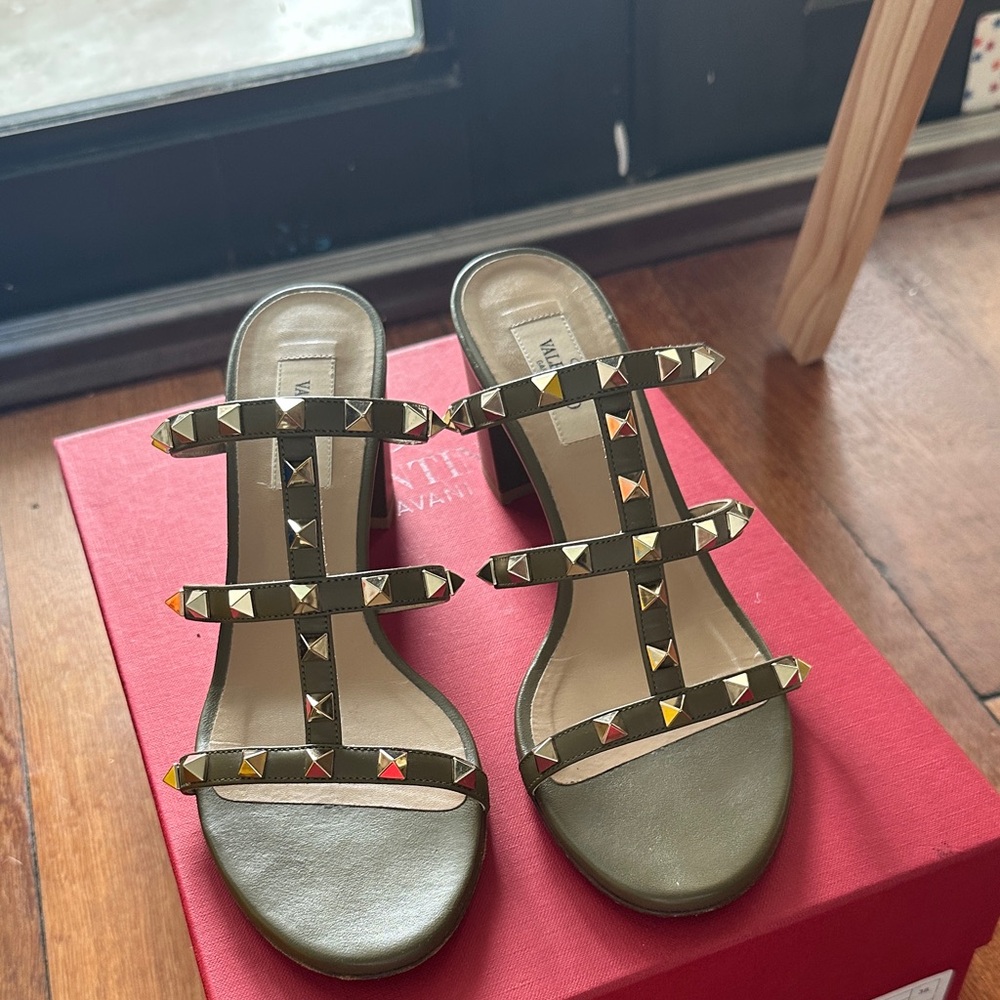 Valentino Garavani Olive Green Rockstud Mules size 38